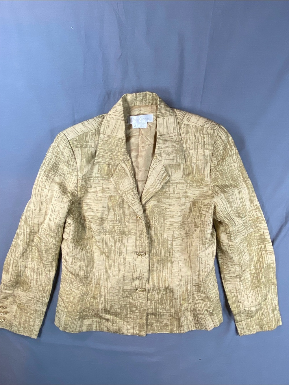 Vintage Vera CristinWomen’s Textured Light Gold Silk Blazer -